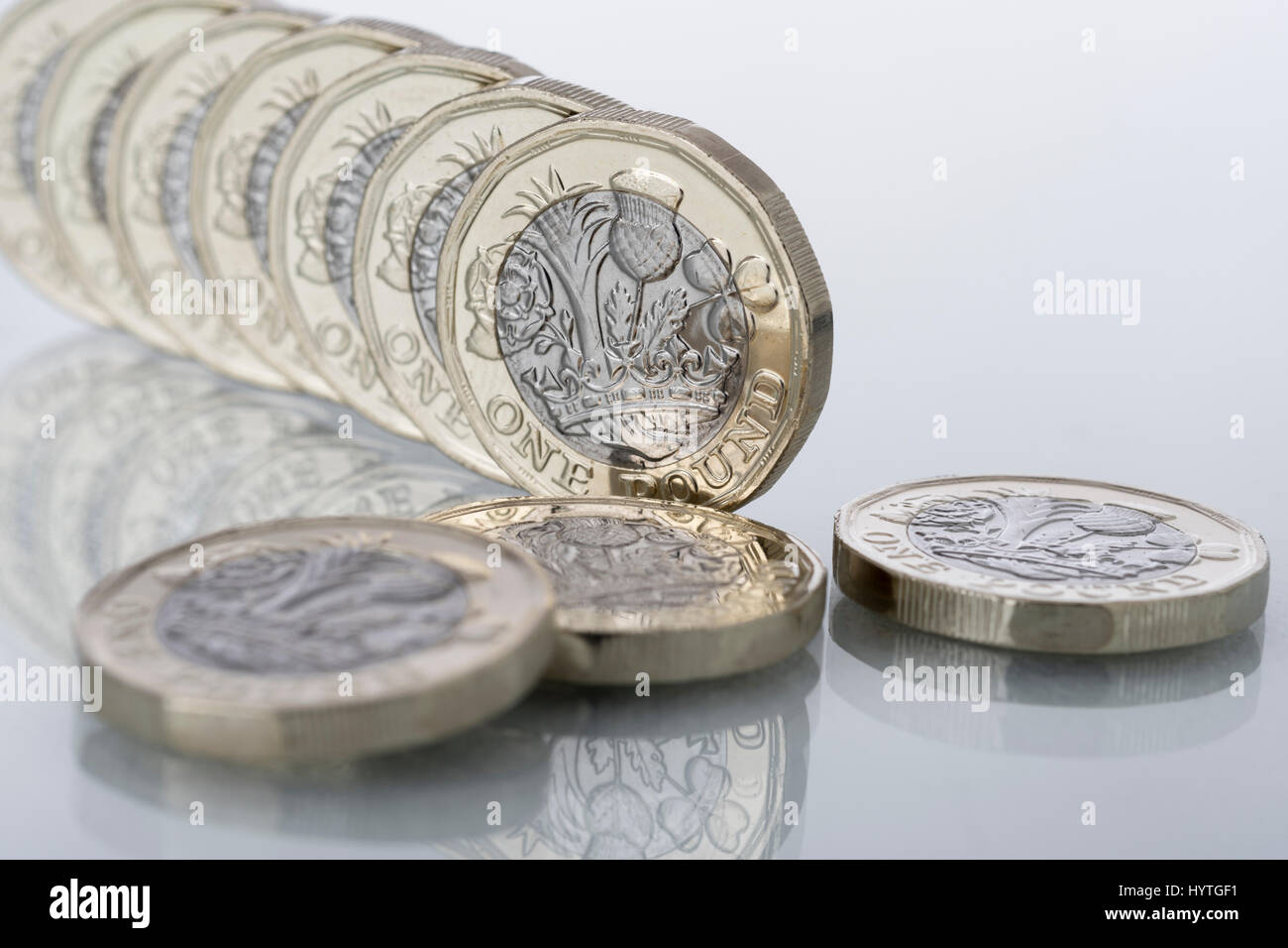 Nuova moneta da £1 / una sterlina / moneta da sterlina britannica. Concetto solo in contanti. Foto Stock