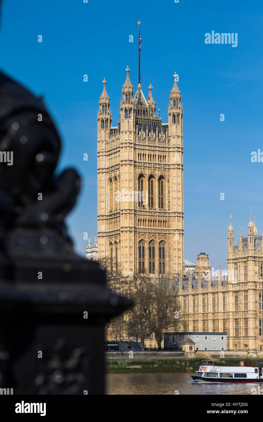 Il Palazzo di Westminster è alla Casa dei Comuni e dalla Camera dei Lords, le due case del parlamento del Regno Unito, Londra Foto Stock