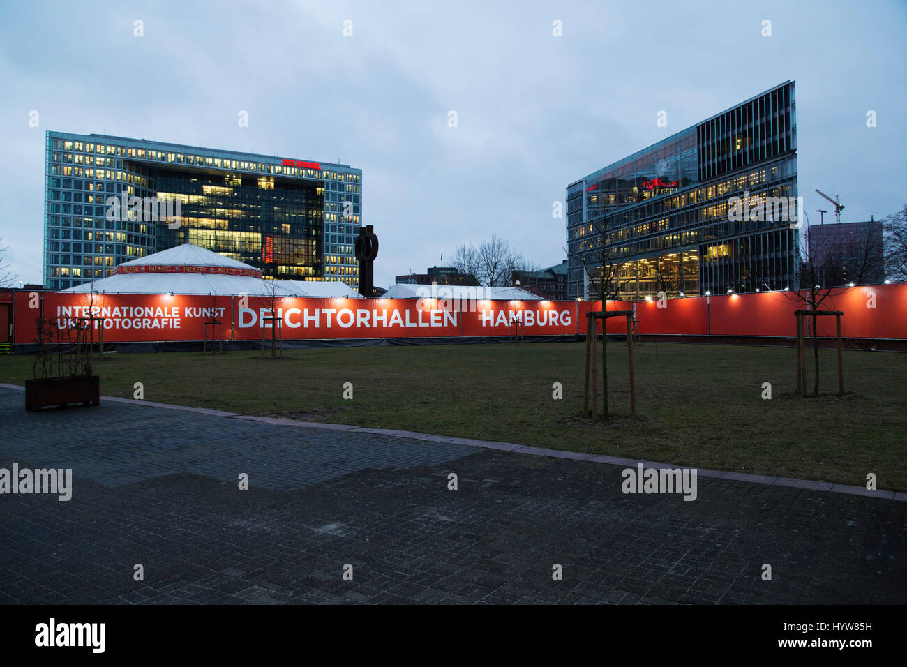 La zona intorno al Deichtorhallen di Amburgo, Germania. La zona è parte di Amburgo il Kunstmeile ('Art Mile') Foto Stock