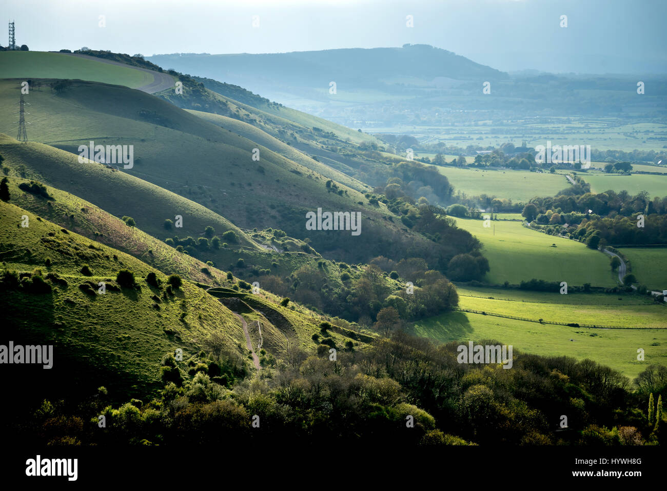 Devil's Dyke, Sussex, Regno Unito. Il 26 aprile, 2017. Vista della scarpata Fulking dalla sommità di Devil's Dyke nel Sussex oggi nel corso di mutevoli condizioni meteorologiche Credito: Andrew Hasson/Alamy Live News Foto Stock