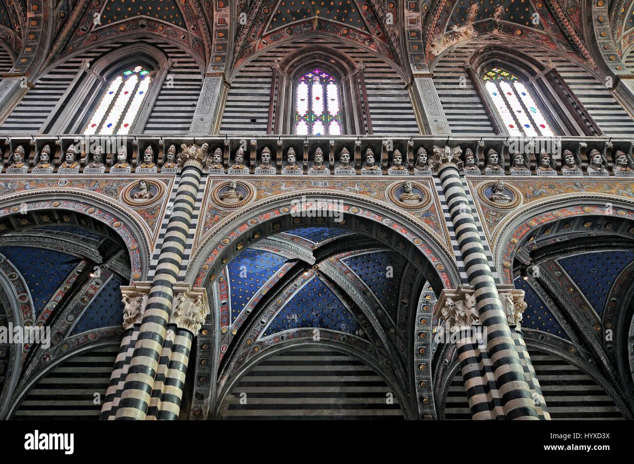 Piscina interna del Duomo in Piazza dei Miracoli dei Miracoli a Pisa, Italia Foto Stock