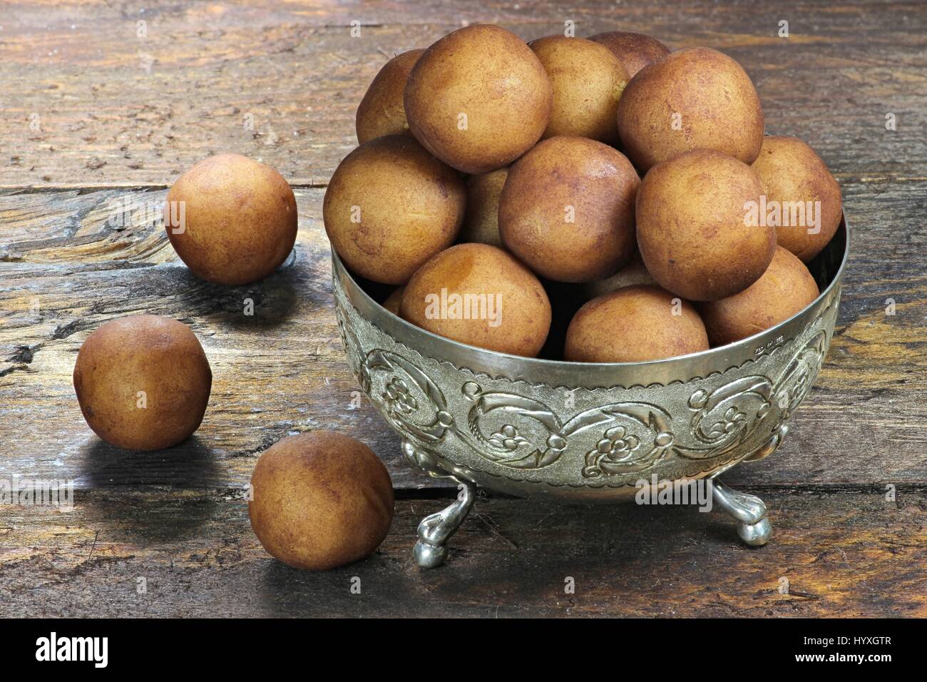Il marzapane di patate fatte a Lubeck. Lubecca è una città in Germania e ben noto per il suo marzapane esperto artigianato e mestieri. Foto Stock