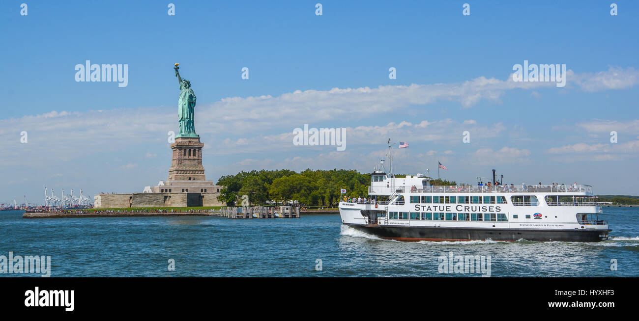 Statua della Libertà in una giornata di sole, New York Foto Stock