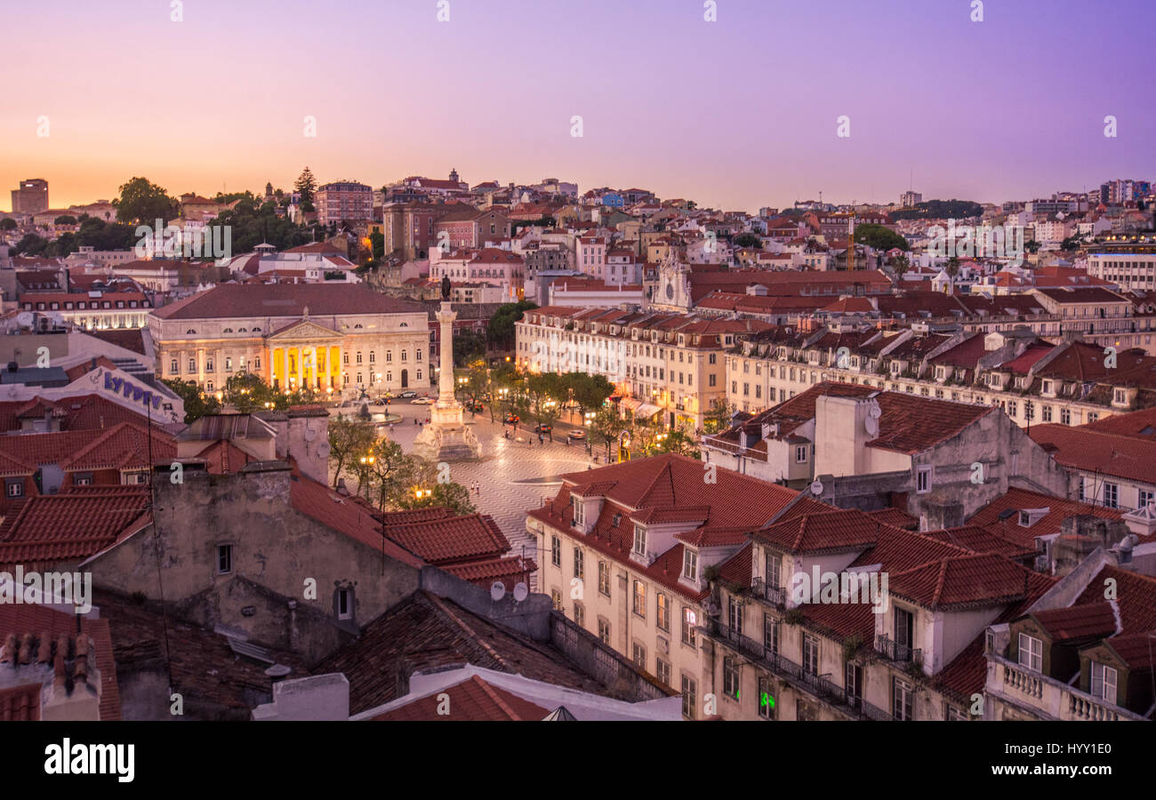 Tramonto su Dom Pedro IV square a Lisbona, Portogallo, giugno-28-2016 Foto Stock