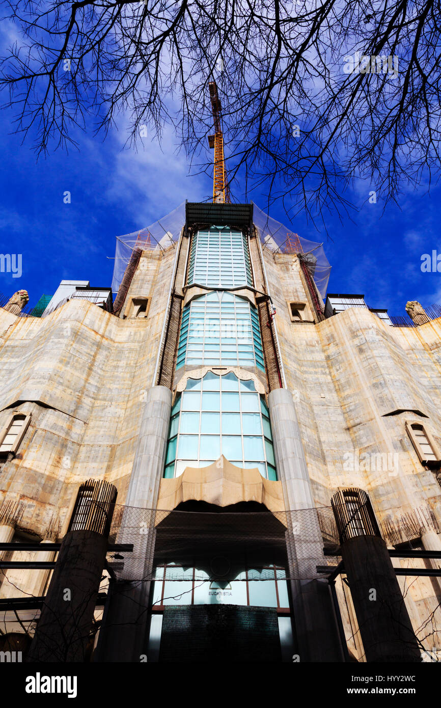 Vista esterna di Gaudi La Sagrada Familia basilica, Barcellona, Catalunya, Spagna Foto Stock