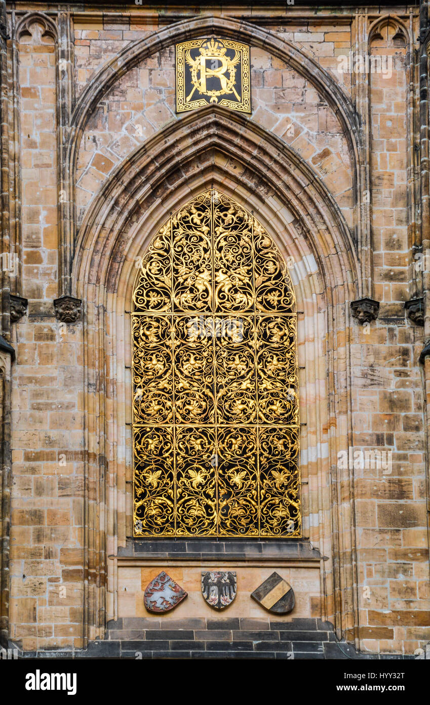 Golden Gate della Cattedrale di San Vito a Praga Repubblica Ceca, Dicembre-27-2014 Foto Stock