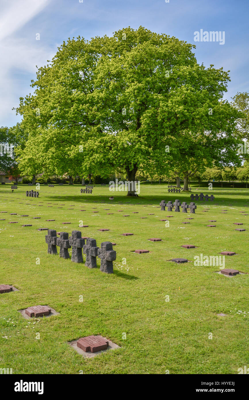 La Cambe cimitero di guerra tedesco in Normandia (Francia), può-07-2016 Foto Stock