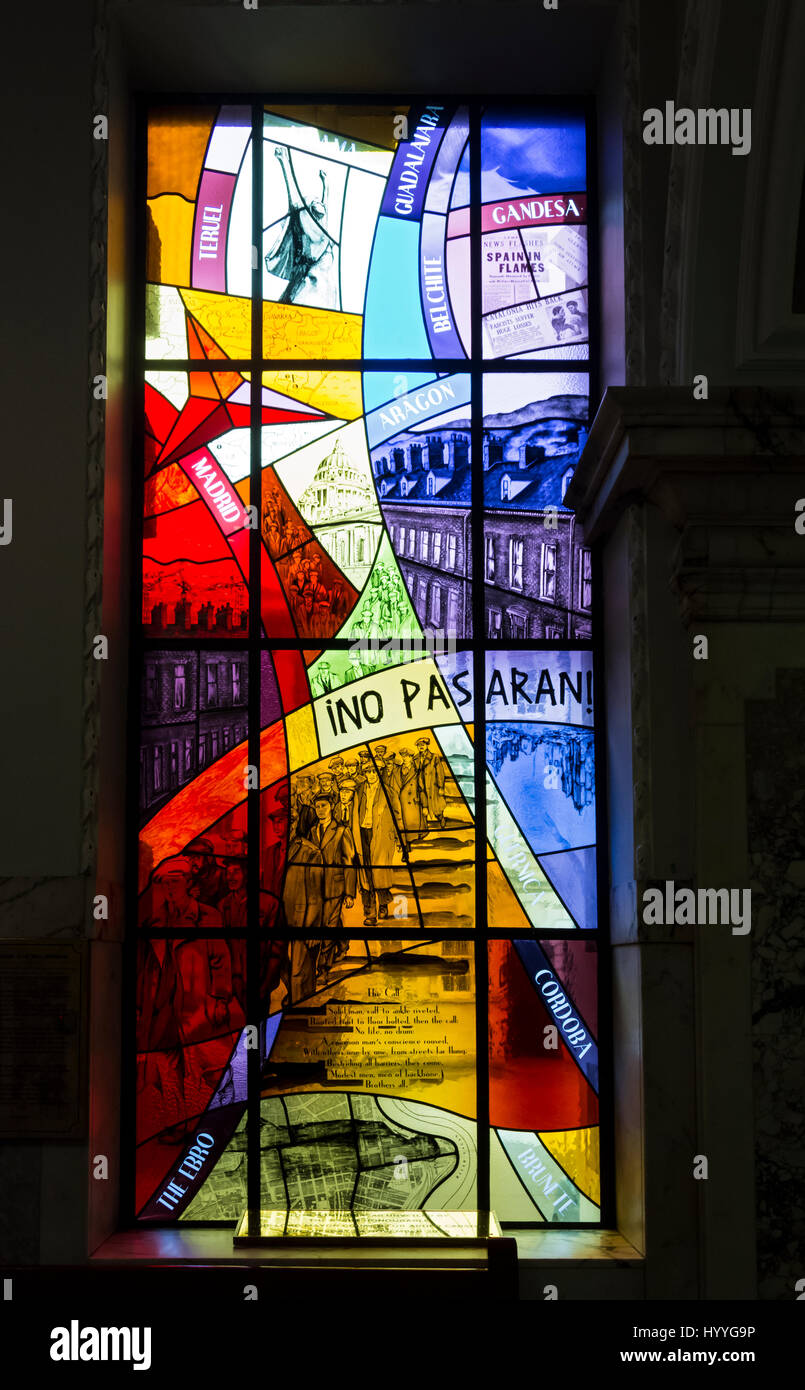 La guerra civile spagnola memorial vetrata, Municipio di Belfast, County Antrim, Irlanda del Nord, Regno Unito Foto Stock