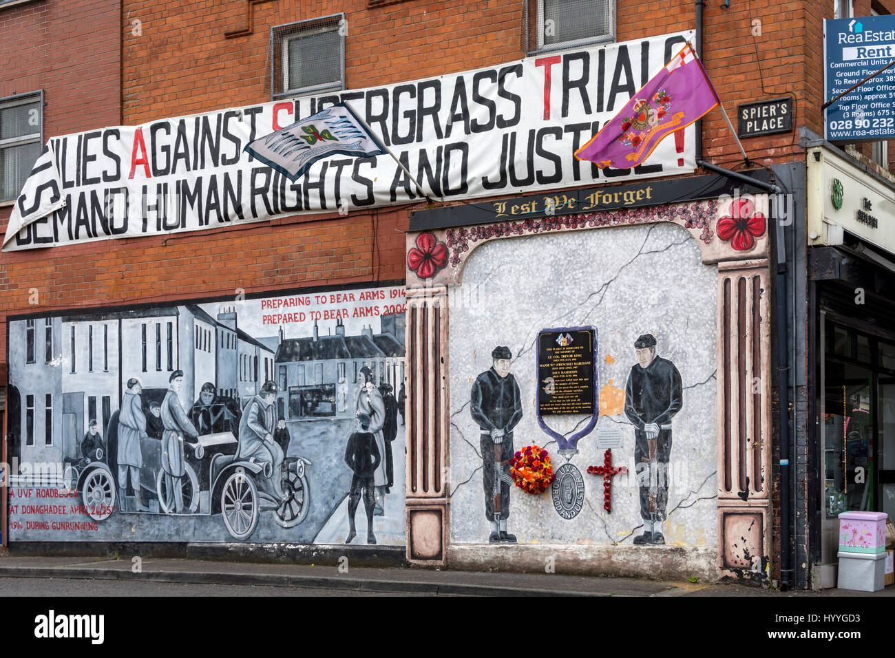 Murale lealisti a Spier's Place, off Shankill Rd., Belfast, County Antrim, Irlanda del Nord, Regno Unito Foto Stock