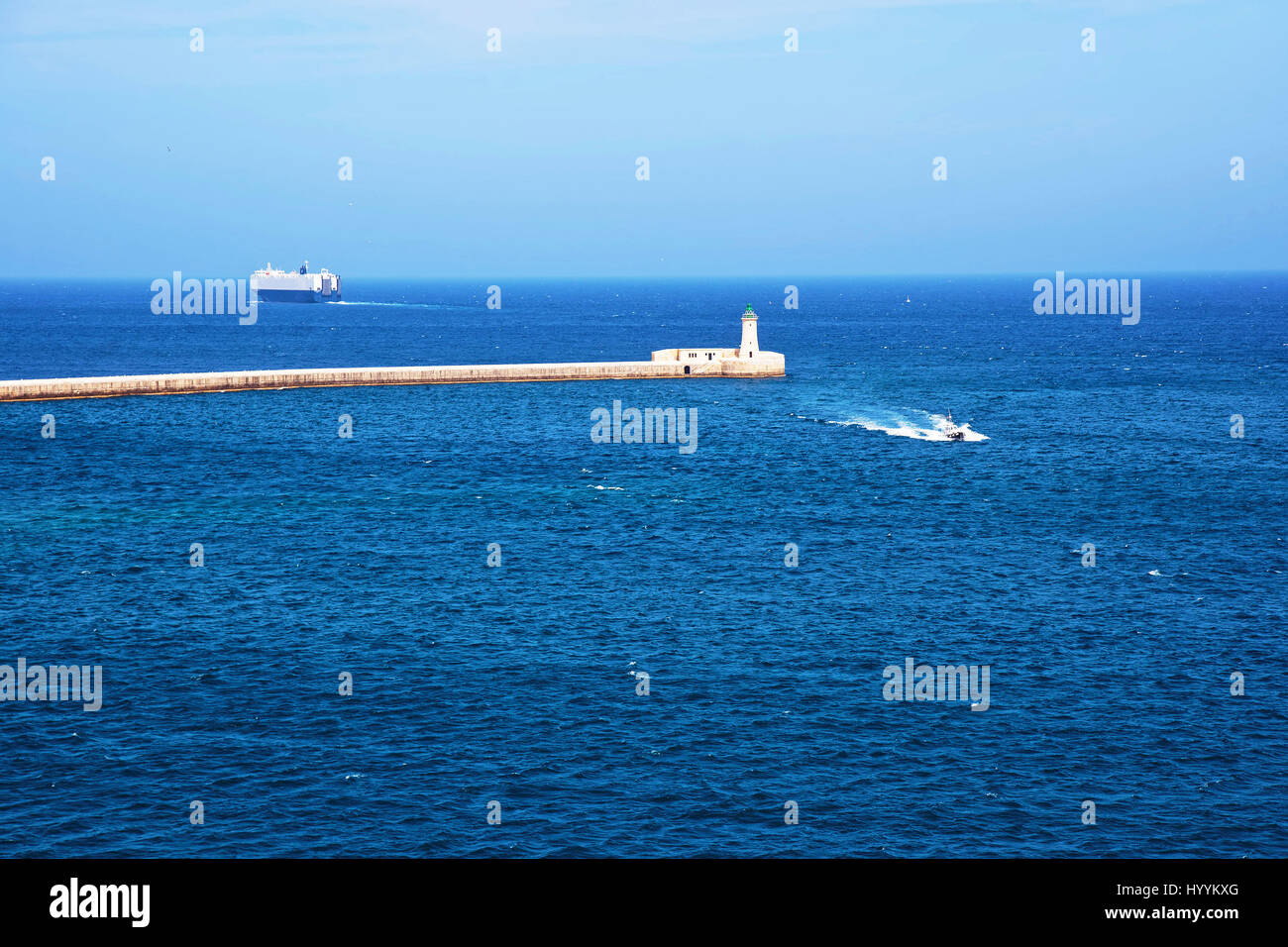 Nave al frangiflutti del St Elmo al Grand Harbour Valletta, Malta Foto Stock