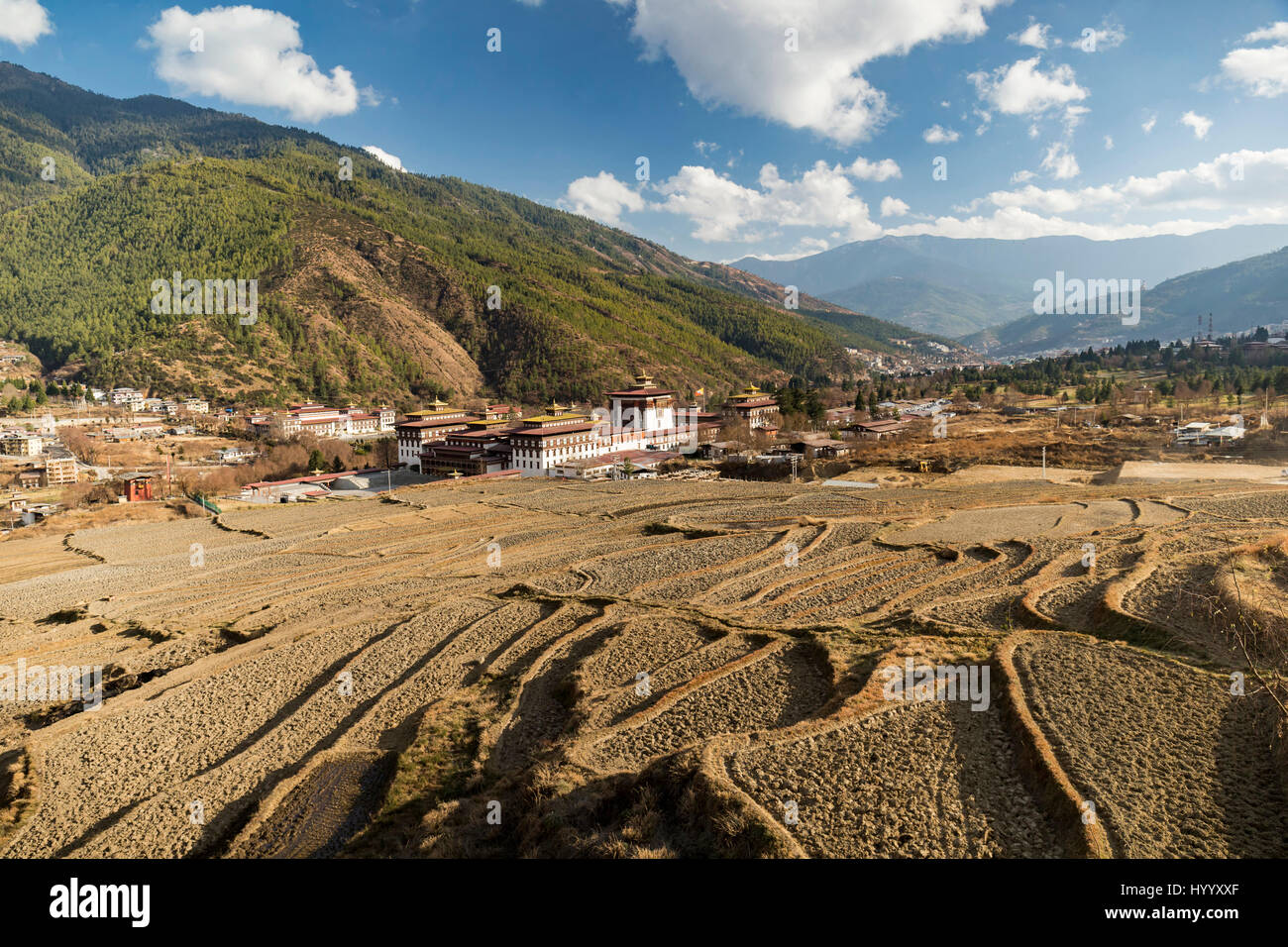 Tashichhoedzong è un monastero buddista e fortezza sul bordo settentrionale della città di Thimpu (Bhutan) Foto Stock