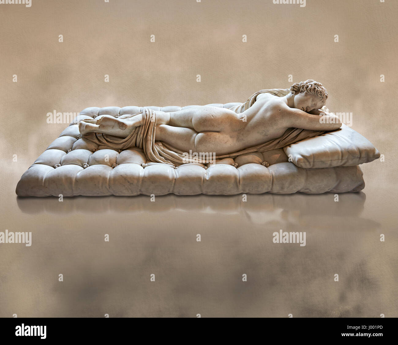 Sleeping Hermaphroditus, il Borghese ermafroditi. Una dimensione di vita antica II secolo d.c. statua romana scolpita in marmo greco, il museo del Louvre, Parigi Foto Stock