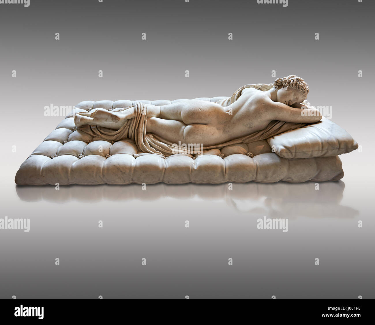 Sleeping Hermaphroditus, il Borghese ermafroditi. Una dimensione di vita antica II secolo d.c. statua romana scolpita in marmo greco, il museo del Louvre, Parigi Foto Stock