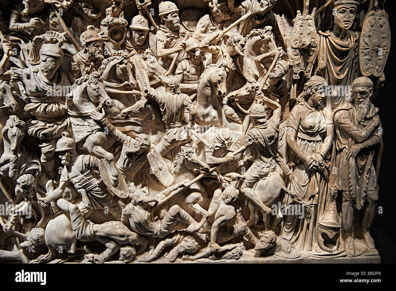 Sarcofago romano di Aurelio Giulio Pompilio con rilievo dettagliata