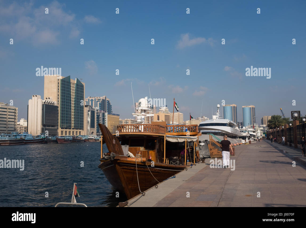 Dhow ormeggiati sul Dubai Creek Foto Stock