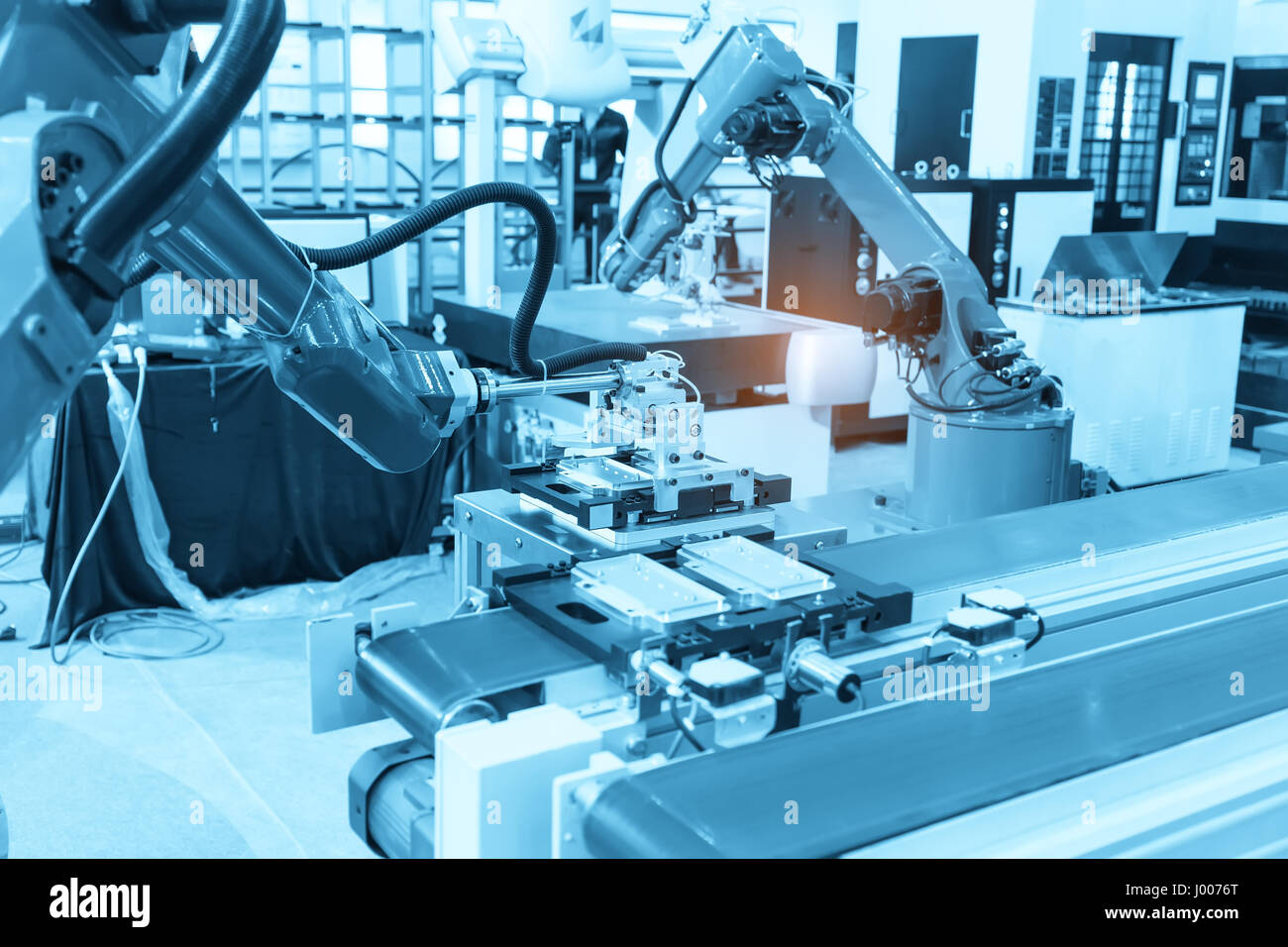 Macchina industriale e la fabbrica del braccio di robot,smart factory industry 4.0 concetto. Foto Stock