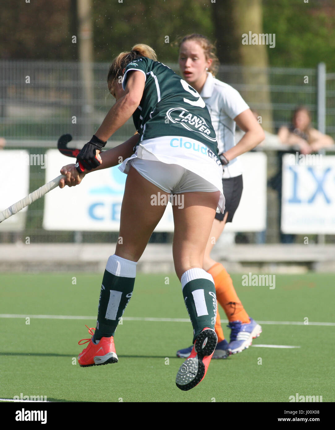 Nivelles, Belgio. 08 apr, 2017. Onore Dames Lega Nazionale: Gloria Comerma di Waterloo in azione di gioco durante la partita Pingouin - Waterloo anatre. Credito: Leo Cavallo/Alamy Live News Foto Stock