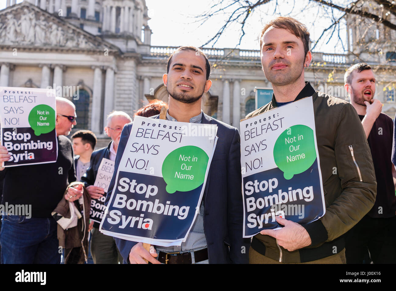 Belfast, Irlanda del Nord. 08 apr 2017 - protesta contro i bombardamenti siriana da Donald Trump, Belfast Foto Stock