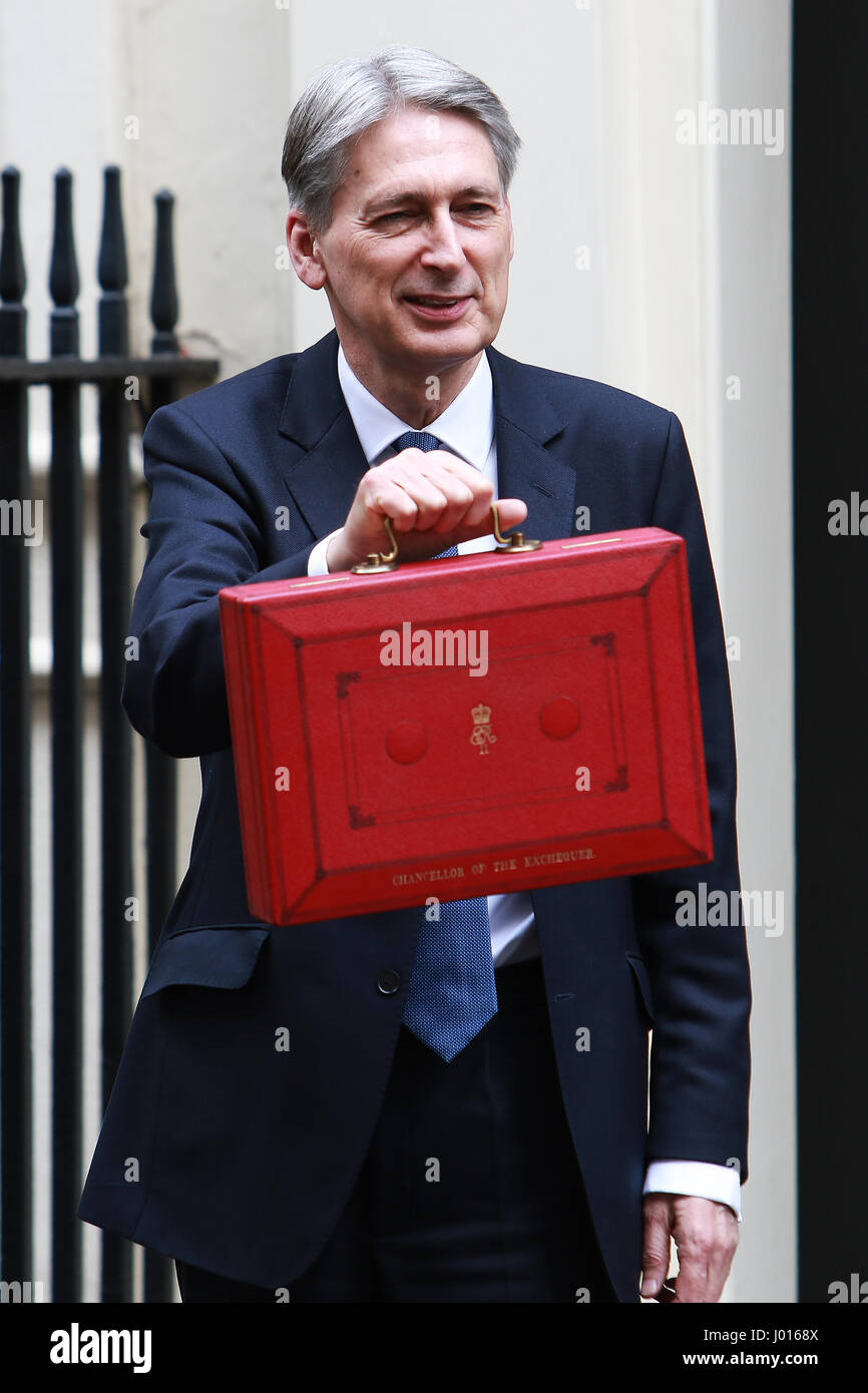 UK Photocall Bilancio 2017 al n. 11 di Downing Street, Londra dotata: Philip Hammond dove: Londra, Regno Unito quando: 08 Mar 2017 Foto Stock