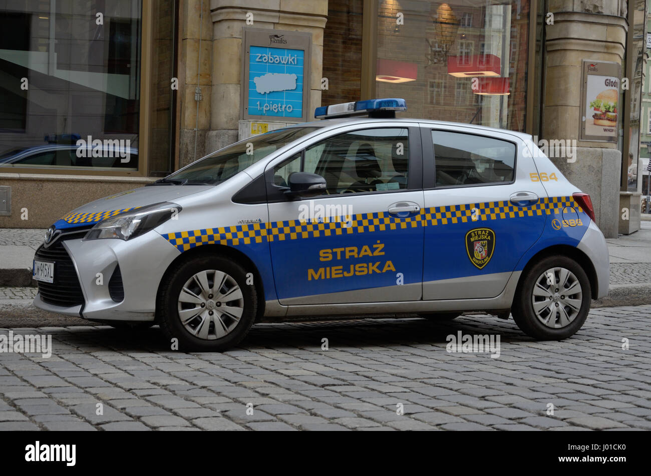 Il polacco della polizia municipale di auto, Wroclaw. Toyota Yaris. Straz Miejska. La Polonia. Foto Stock