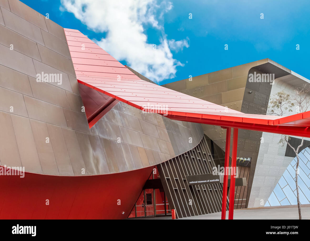 Splendida architettura del Museo Nazionale dell'Australia, Canberra, atto. Altered digitalmente sky. Foto Stock