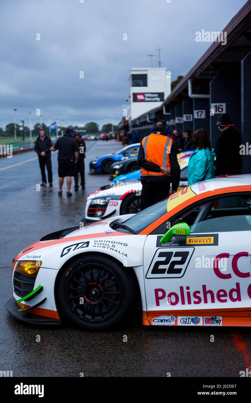 Sandown Raceway, Australia. 09Apr, 2017. MELBOURNE, Australia - 9 aprile: pit lane durante il 2017 Shannon cittadini, Round 1 - Sandown Raceway, Australia su Aprile 09 2017. Foto: Dave Hewison Credito: Dave Hewison sport/Alamy Live News Foto Stock