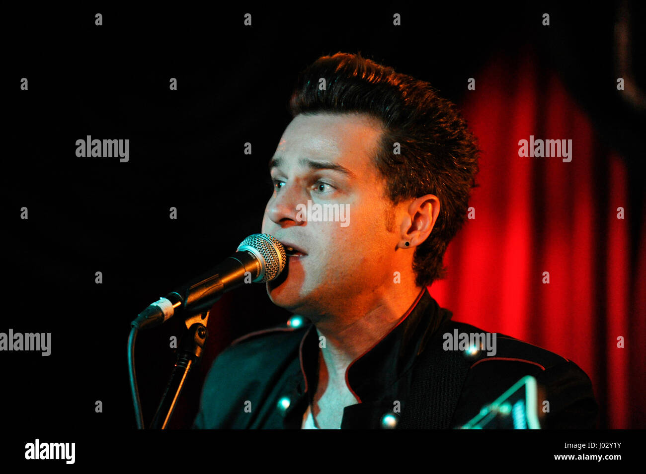 Ryan Cabrera suonare dal vivo presso il VH1 Rock scuole concerto presso la zecca sul dicembre 11, 2015 a Los Angeles, California. Foto Stock