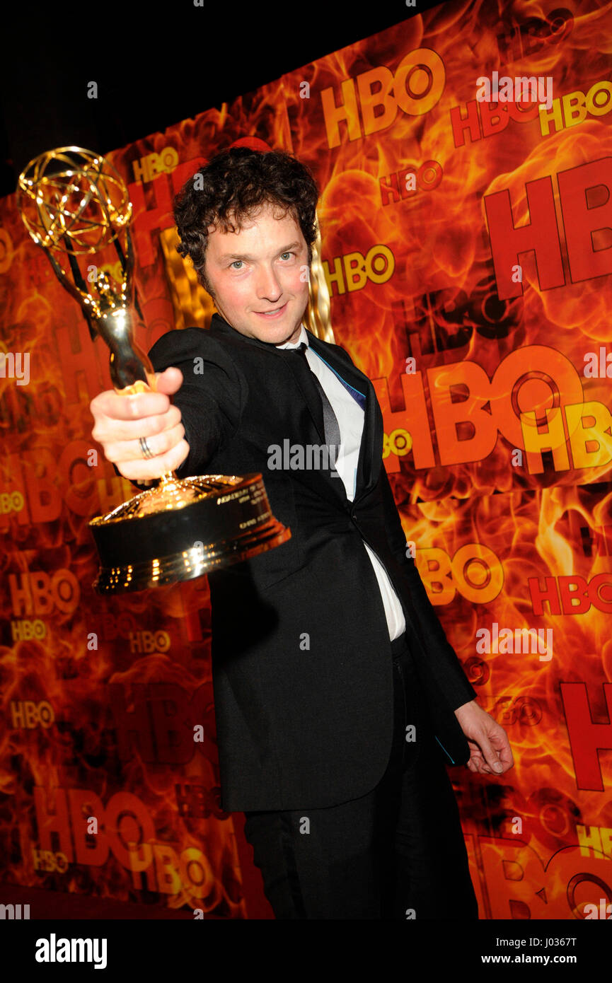 Chris Addison con un Emmy Award assiste del HBO Emmy 2015 dopo essere partito al Pacific Design Center su settembre 20th, 2015 a Los Angeles, California. Foto Stock