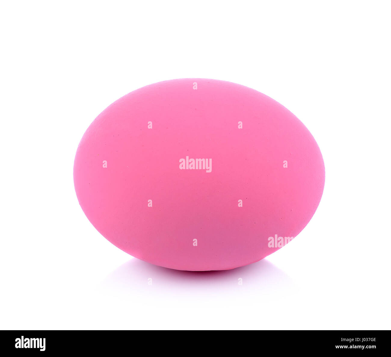 Conservate le uova di anatra isolati su sfondo bianco. Foto Stock