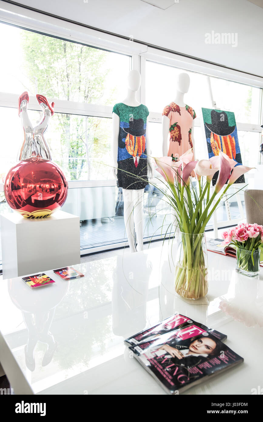 I distretti della moda e del Design di Milano si incrociano in un gioco di idee, tendenze e reciproca influenza Foto Stock