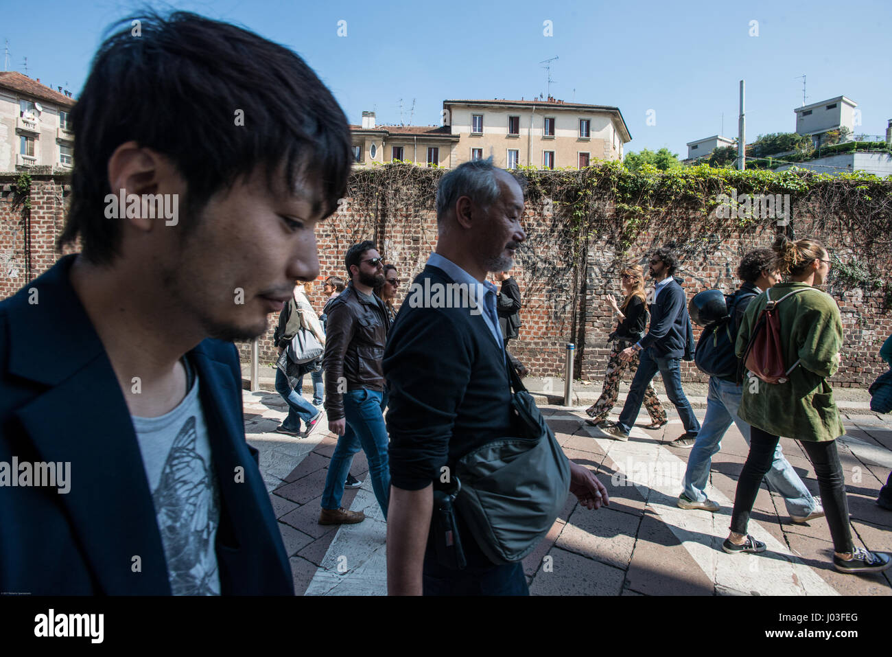 I distretti della moda e del Design di Milano si incrociano in un gioco di idee, tendenze e reciproca influenza Foto Stock