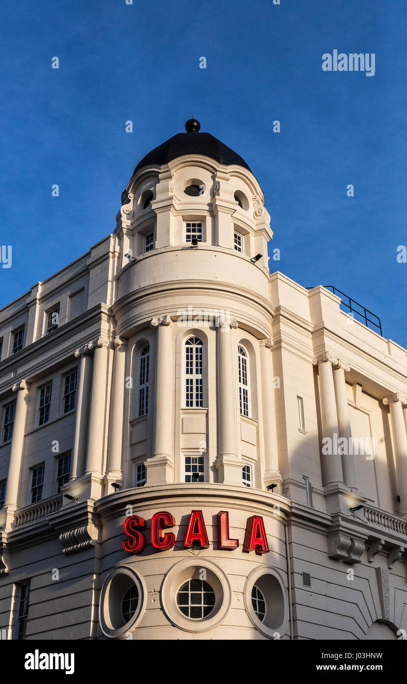 Basso angolo vista della scala nightclub esterno, 275 Pentonville Road, London n1 9bn, England, Regno Unito Foto Stock