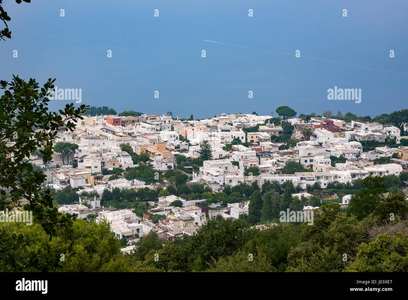 Vista aerea degli edifici in Anacapri da Monte Solaro, Isola di Capri, Italia Foto Stock