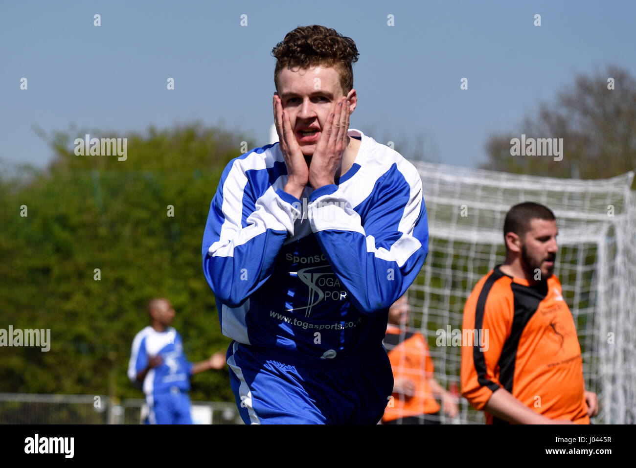 Ryan Green giocando per una celebrità della squadra di calcio durante una partita di beneficenza a Bowers e Pitsea football ground, Essex raccolta fondi per St Lukes ospizio Foto Stock