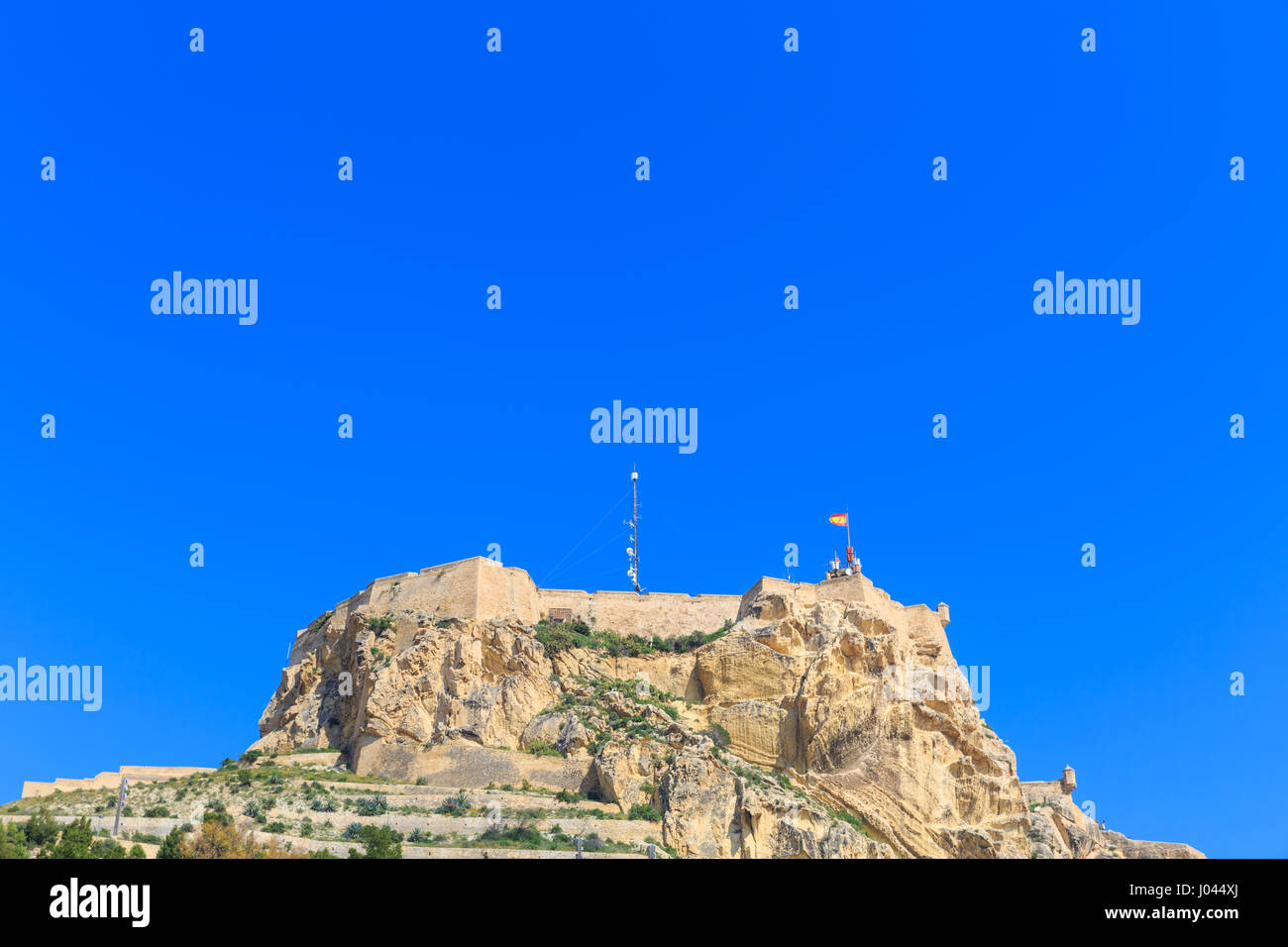 Il monte Benacantil con Santa Bárbara Castello (Castillo de Santa Bárbara) in cima Alicante, Spagna Foto Stock