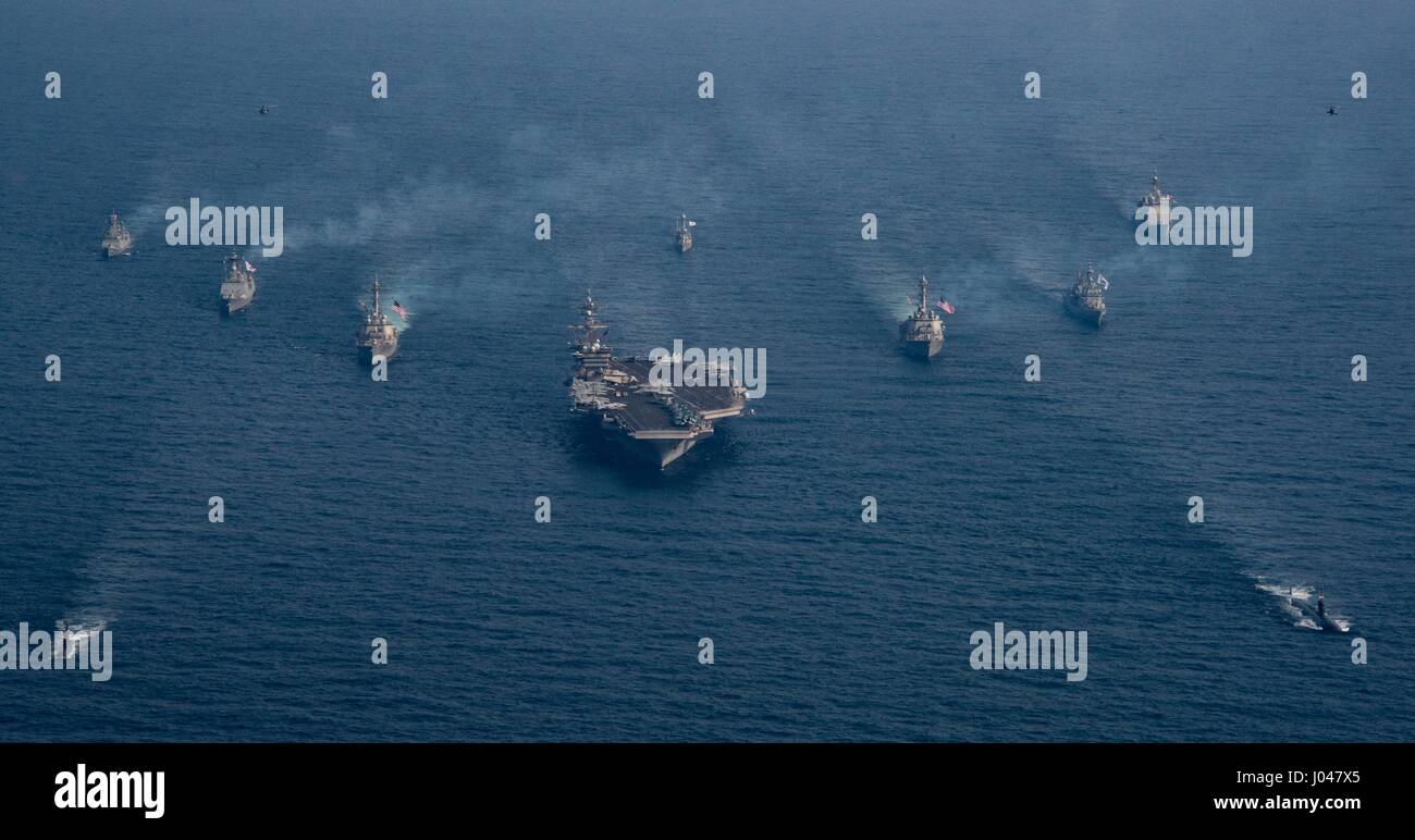 USN e Coreano navi della marina militare del vapore in formazione durante il funzionamento puledro Eagle Marzo 22, 2017 nel Mare del Giappone. (Foto di MCS3 Devin M. Monroe /US Navy via Planetpix) Foto Stock