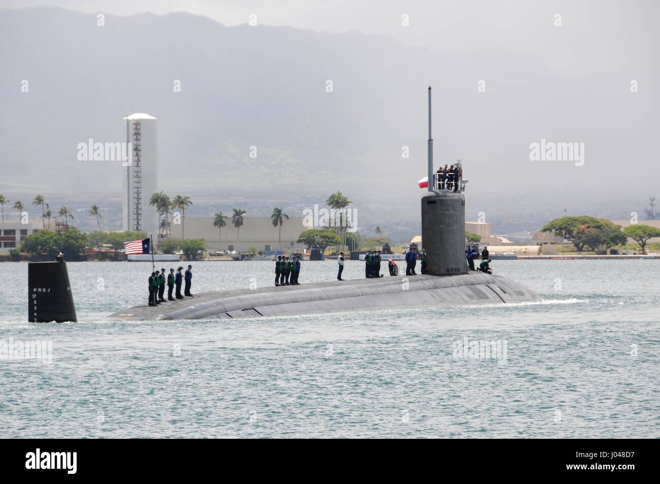 L'USN Virginia-class submarine USS Texas si diparte la base comune perla Harbor-Hickam Giugno 23, 2011 a Pearl Harbor, Hawaii. (Foto di MCS2 Ronald Gutridge /US Navy via Planetpix) Foto Stock