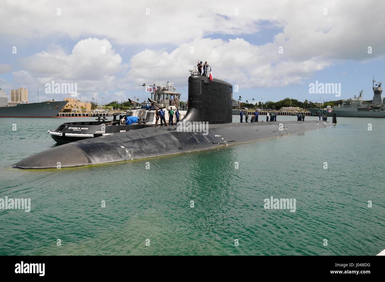L'USN Virginia-class submarine USS Texas si diparte la base comune perla Harbor-Hickam Giugno 23, 2011 a Pearl Harbor, Hawaii. (Foto di MCS2 Ronald Gutridge /US Navy via Planetpix) Foto Stock