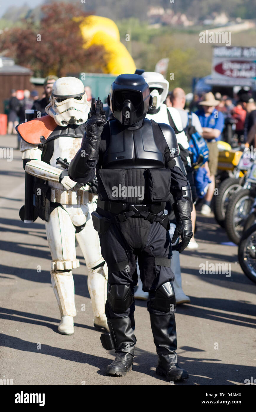 Stormtroopers fictional del soldato di Star Wars in occasione di una mostra la massa Foto Stock