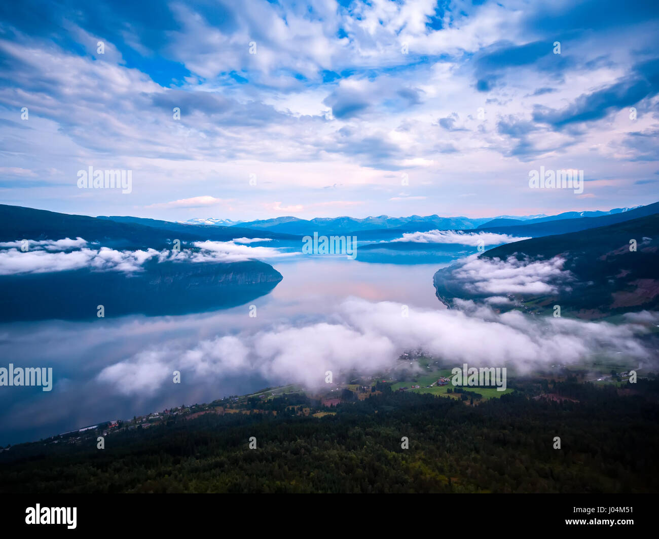 La bellissima natura della Norvegia paesaggio naturale la fotografia aerea. Foto Stock