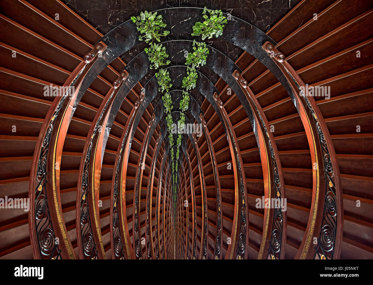 Poco realistico in legno scale a spirale, vista da sopra Foto Stock