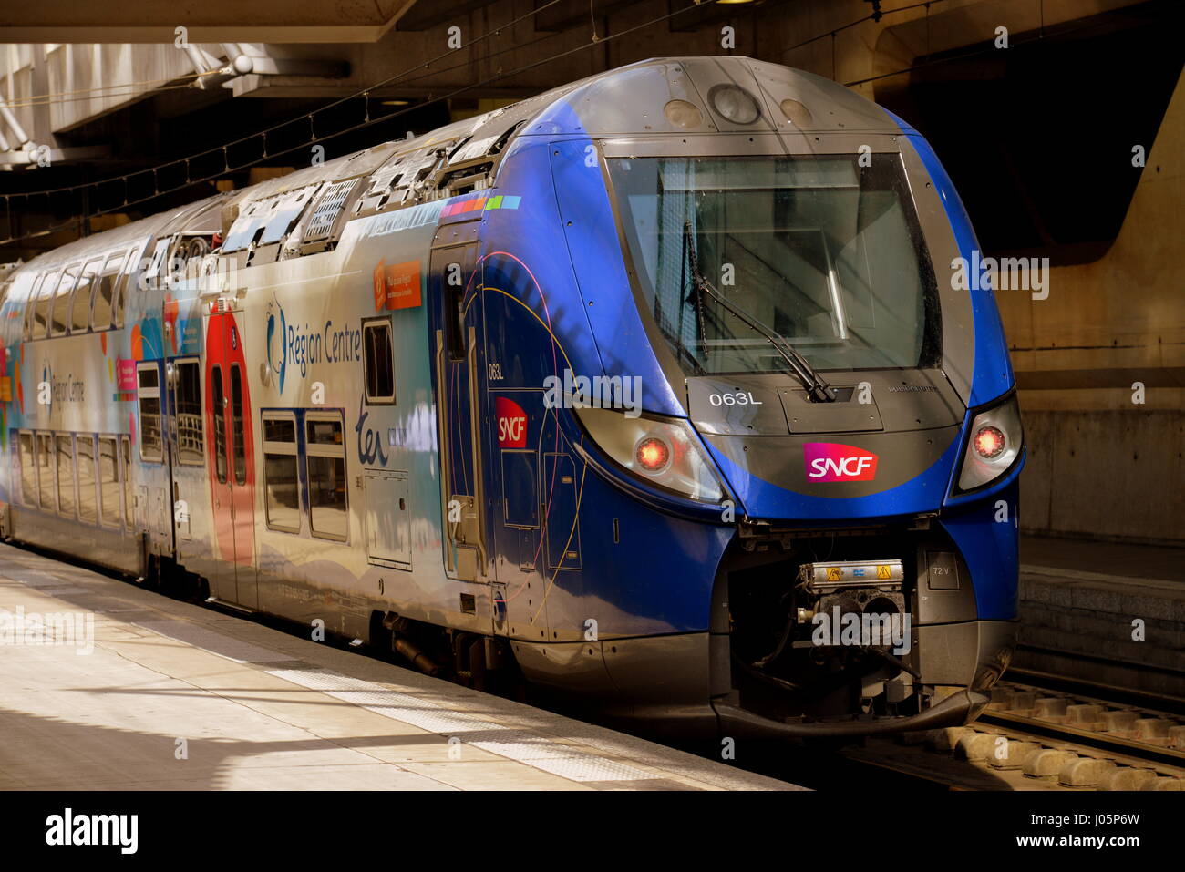 In treno la stazione di Montparnasse Foto Stock