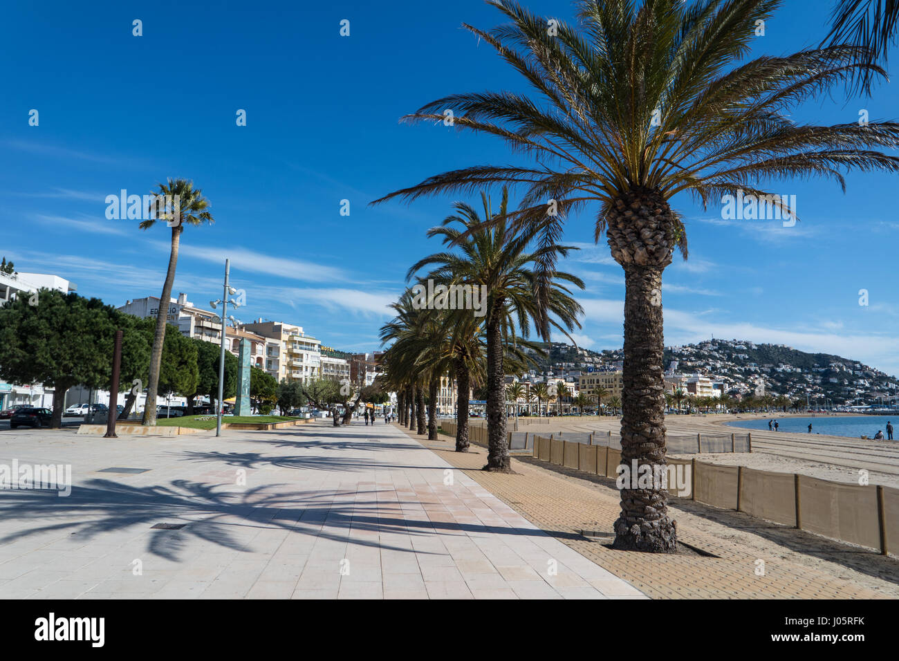 Lungomare della città di Roses in Costa Brava Catalogna Foto Stock