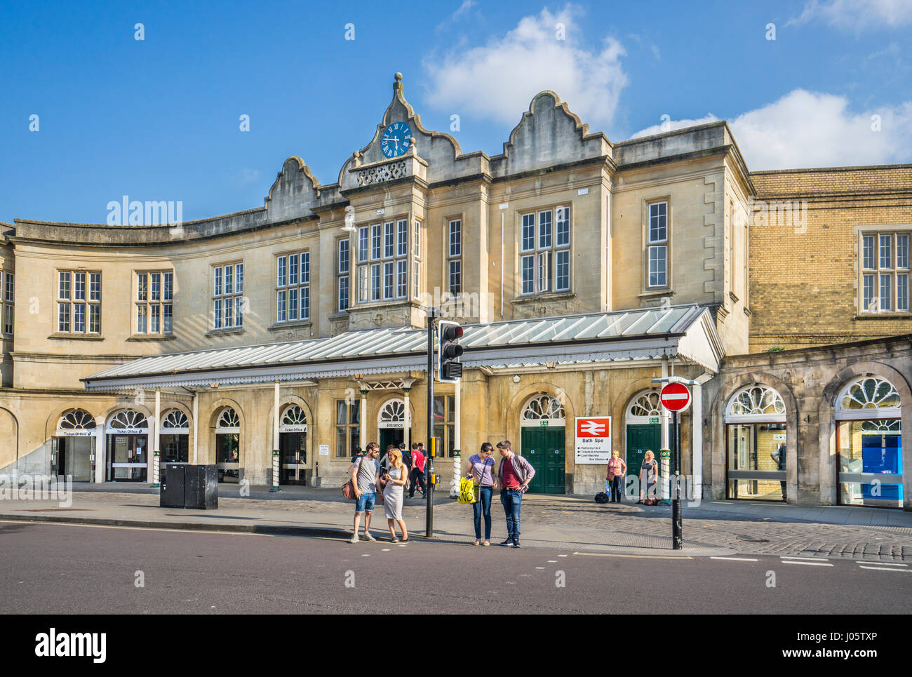 Regno Unito, Somerset, bagno, il asymetrical stile Tudor Bath Spa stazione ferroviaria Foto Stock