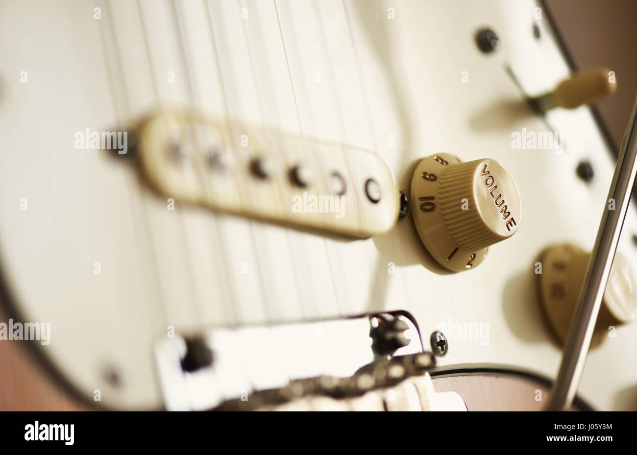 Dettaglio della chitarra elettrica - controllo del volume focalizzato Foto Stock