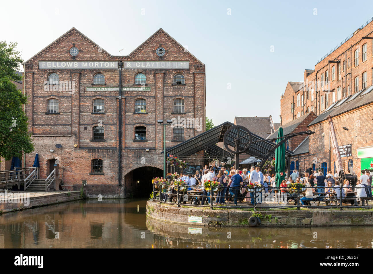 Il Canalhouse, una banca Canale di Beagle pub e canal museum situato in stile vittoriano edifici industriali sul Nottingham e Beeston Canal, Nottingham, Inghilterra, Regno Unito Foto Stock