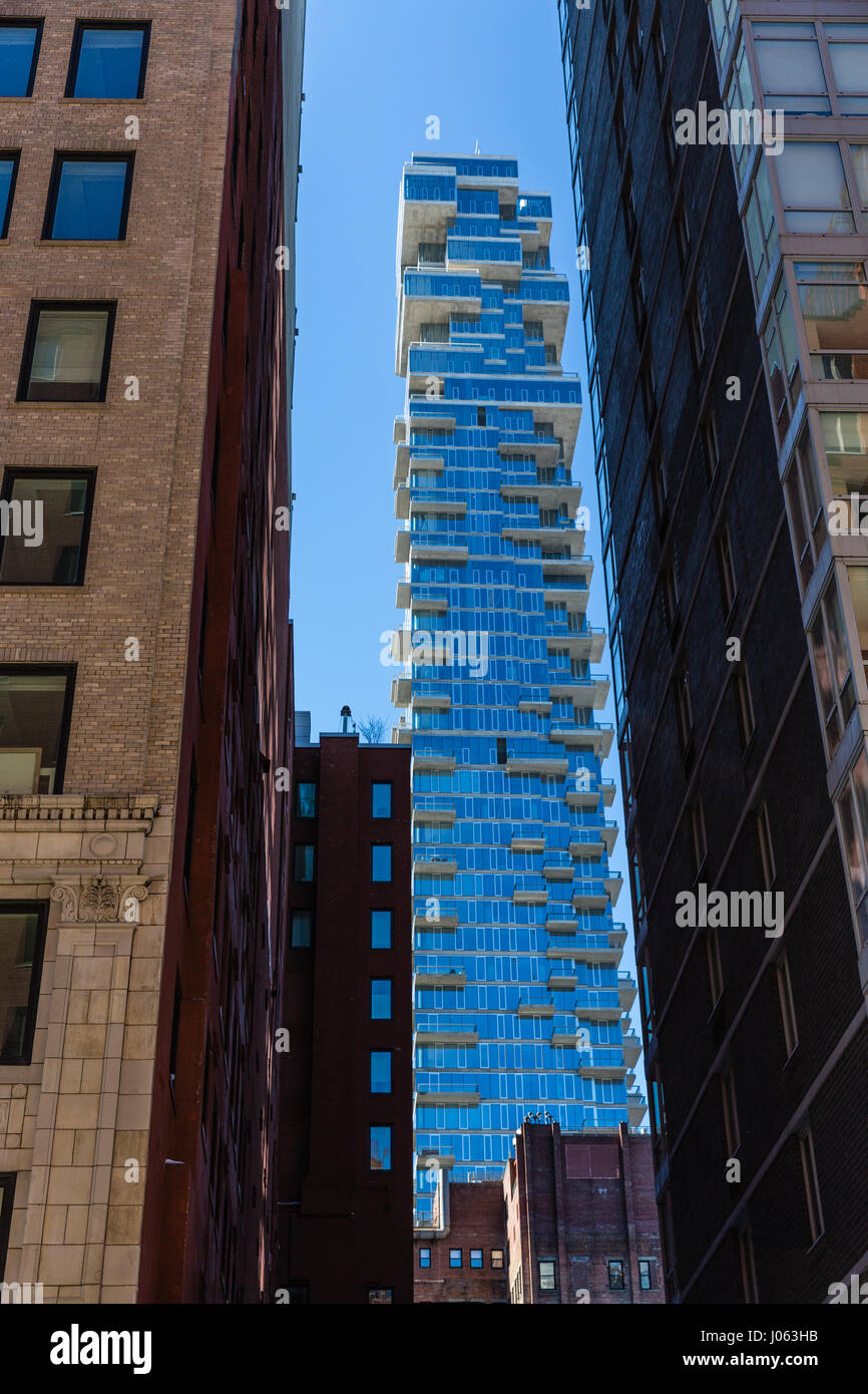 A livello di strada vedute di new york edifici su Manhattan Island Foto Stock