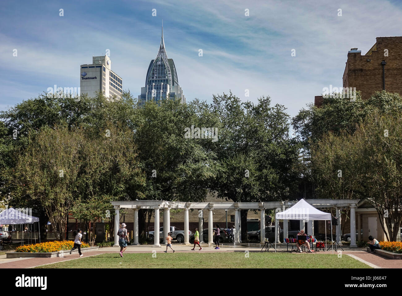 I bambini giocano a Bienville Square, Mobile, Alabama Foto Stock