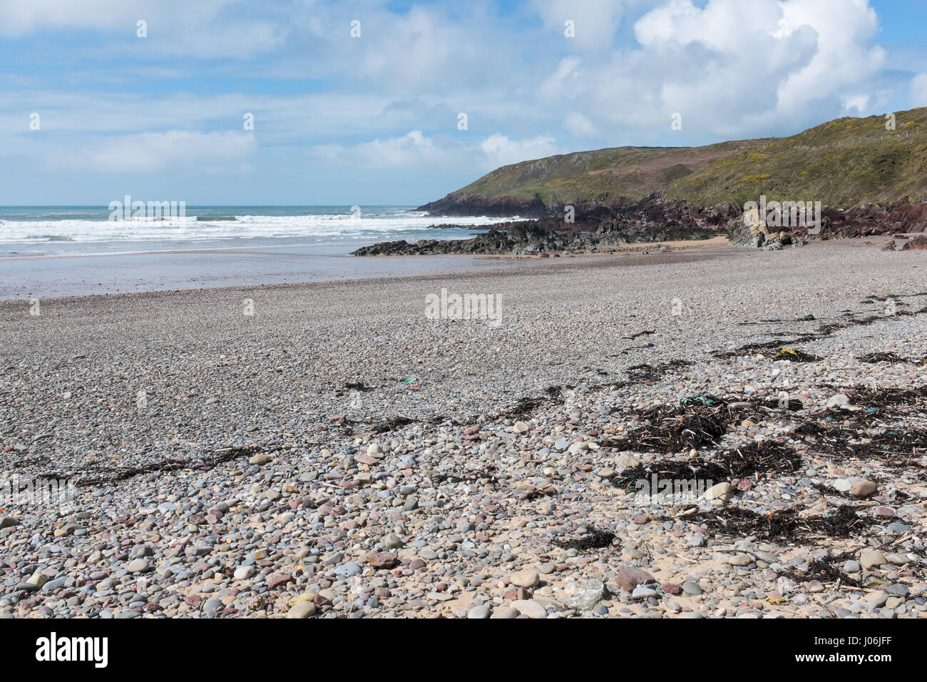 Ad ovest di acqua dolce sulla spiaggia Il Pembrokeshire Coast Park in Galles Foto Stock