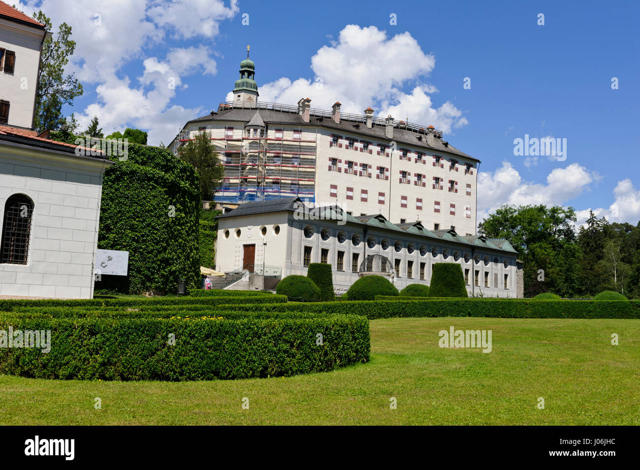Il castello di Ambras, Innsbruck, Austria Foto Stock